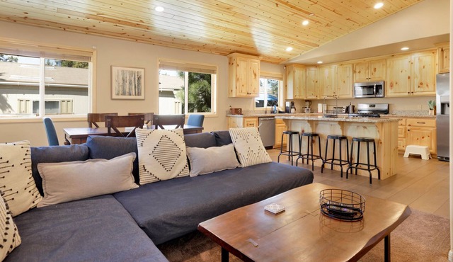 La Cabana Villareal- Cozy Bear City Modern Chalet Home