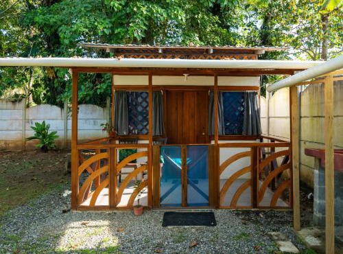 La Casita Beachfront Hideaway Pool Access
