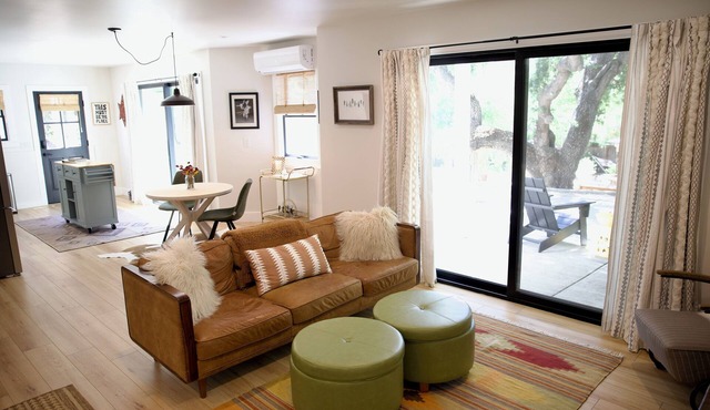 La Garagiste! Stylish studio with AC in charming Los Olivos