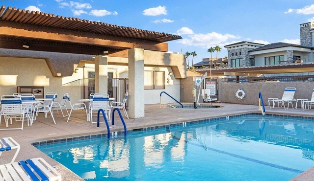 Lake Havasu City | Couples Lake Retreat | Pool + Hot Tub