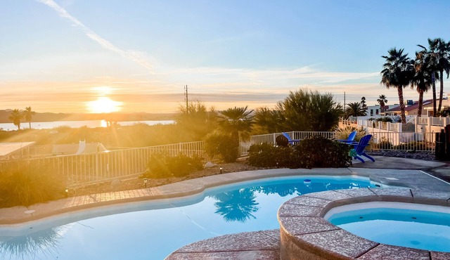 Lake View Resort compound-6 bedrooms-2 casitas -pool house- pool & spa