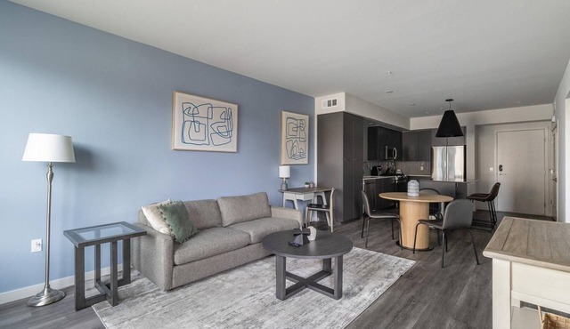 Landing | Amazing 1BD, Courtyard, Clubhouse
