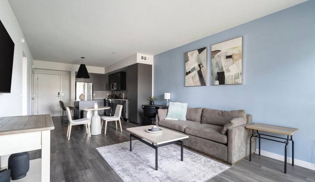 Landing | Beautiful 1BD, Clubhouse, Courtyard