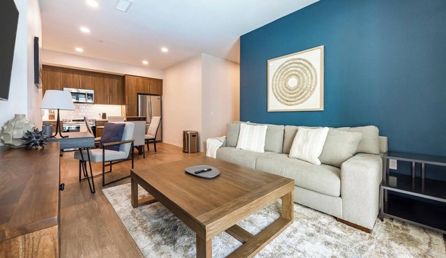 Landing | Chic 1BD, Clubhouse, Pool