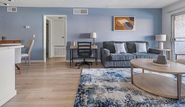 Landing | Spectacular 1BD, Courtyard
