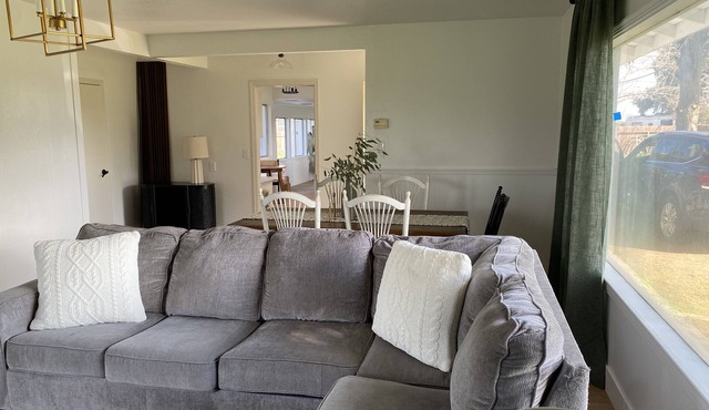 Large lot 3-bedroom house near Belmont Country Club