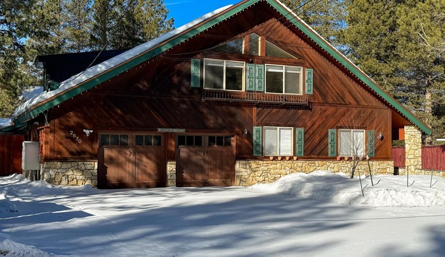 Large Luxury Estate Home on Golf Course w/Private Indoor Heated Pool, Spa, Sauna