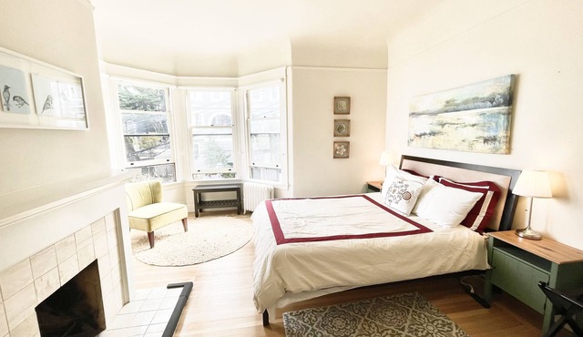 LARGE Quintessential SF Russian Hill 2BR Apt