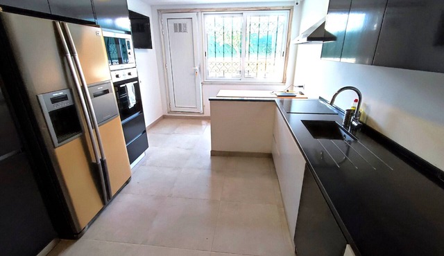 Lisbon Airport GuestHouse GAL Olivais – Comfort, Terrace and Premium Location in Olivais