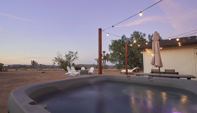 Lola's Desert Retreat
