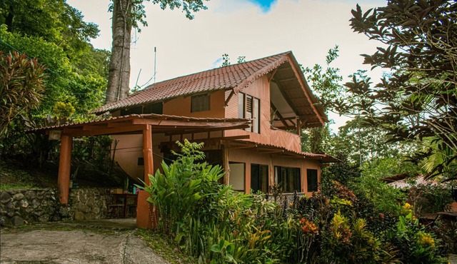 Lovely Home in Puerto Viejo, Costa Rica. Local Caribbean Authentic Propertyn