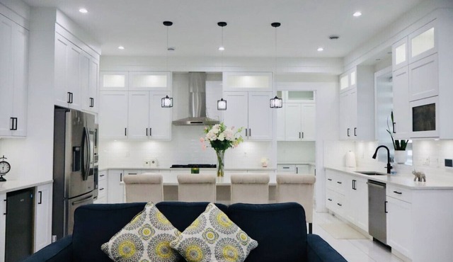 Luxurious 4BR - Family Retreat - King Beds