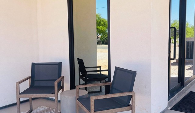Luxurious King Suite in Gilbert. Private Entrance!