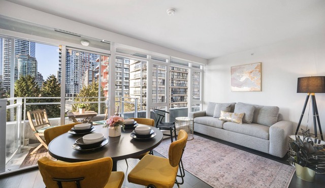 Luxury 1 Bedroom Apartment in Downtown Vancouver