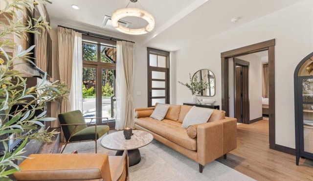 Luxury 1256 sqft. 2 bed, 2.5 bath Condominium