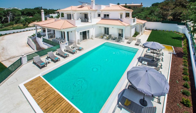 Luxury 15 Bedroom Quinta Por Do Sol ideal for large groups or family holidays