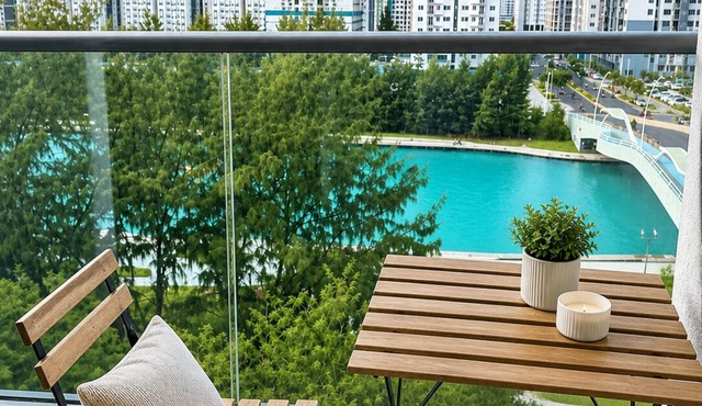 Luxury 3BR Canal View Residence + Pool & Gym Access