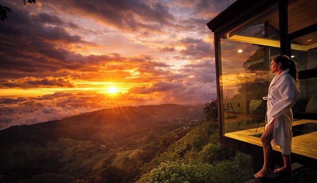 Luxury Glass Cabin- 270° Ocean & Forest Views + Hot Tub