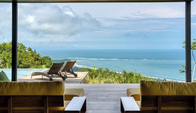 Luxury Design oceanview villa looking @the Whales Tales Secure & Concierge