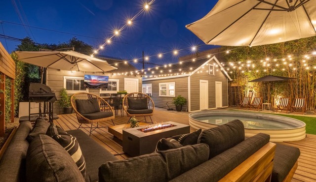 Luxury Family Home Near Dining, Shops + Zoo