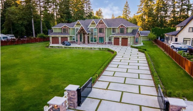 Luxury Houses in Surrey(Vancouver)BC. closed to Langley BC.