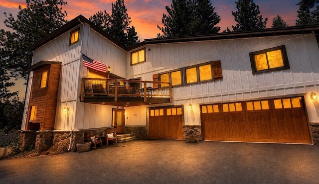 Luxury Lake Tahoe Retreat, Designer Home, Chef's Kitchen, Lake View (SL171)