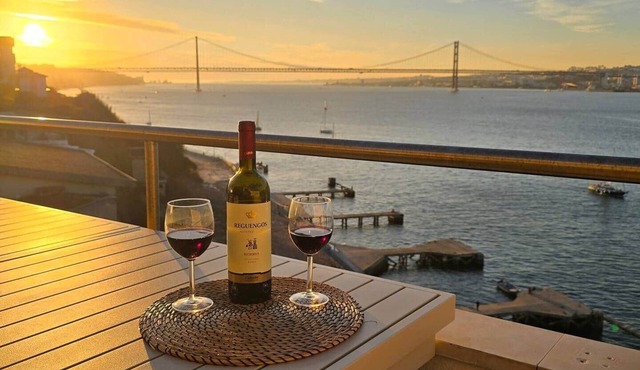 Luxury Lisbon View & Balcony | AC, Elevator