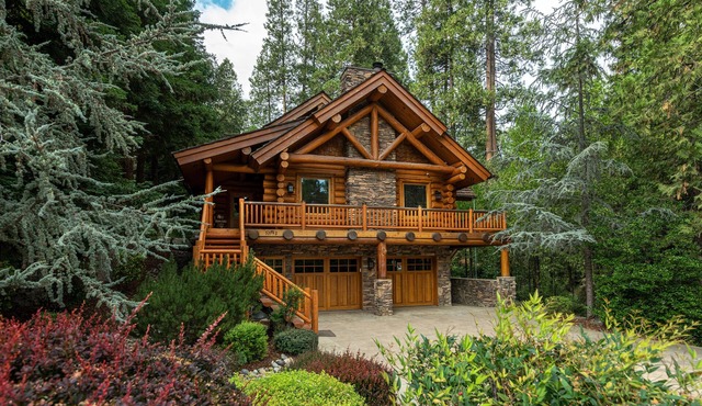 Luxury Log Cabin Bass Lake, Air Conditioning, backup generator, no cleaning fees