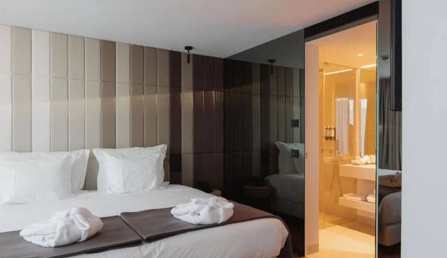 Luxury Stay | Near Alameda de Santo António dos Capuchos | 1 Unit