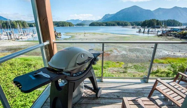 Luxury Tofino Oceanfront 2br Condo Directly Downtown