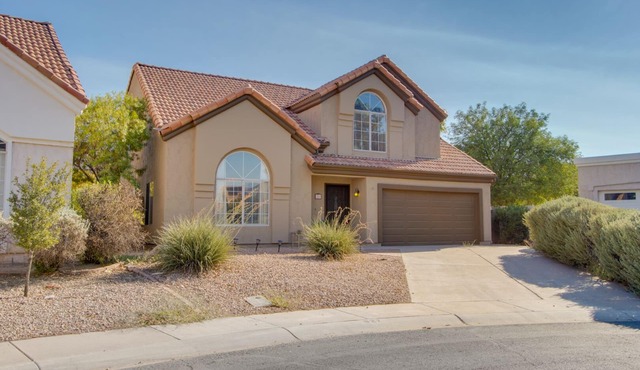 Luxury Updated 3-bedroom home with pool in Gilbert