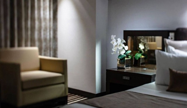 Majestic Suite fit for Royalty! Upscale Amenities