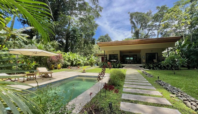 Manzanillo Pool House with FiberOpt