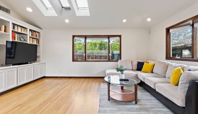 @ Marbella Lane - 2BR Charming Spacious Home