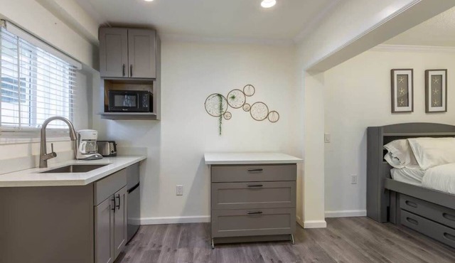 @ Marbella Lane - Adorable and Quiet Studio