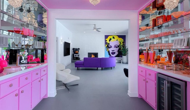 Marilyn's Palm Springs Manor-9 min to Festival Shuttle