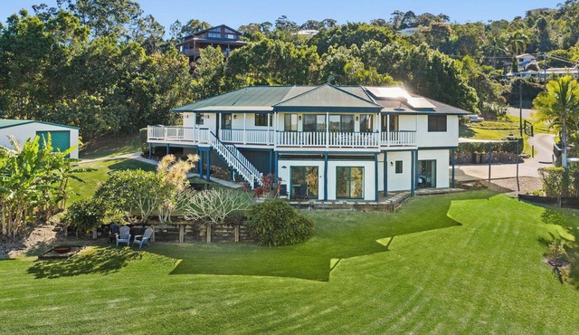 Maroochy River Treetop Retreat, Dog-Friendly