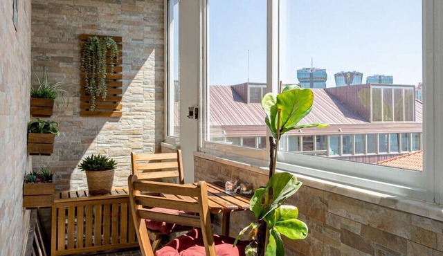 Marvellous 2-bed flat with balcony