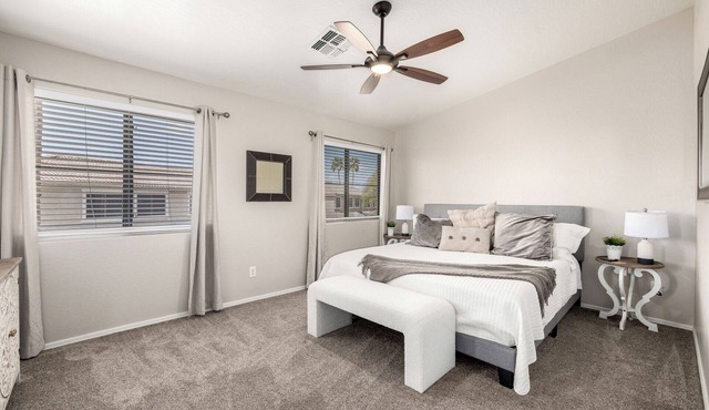 Mesa Golf Course Oasis ~ Family Luxury, EV Charger, Pool & Hot Tub