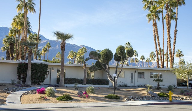 Mid Century 3 bedroom Condo in South Palm Springs