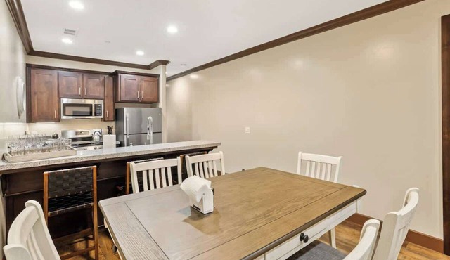 Midtown Loft 302 on Main St DT Visalia