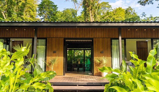 Moani Punta Uva Lodge 5 min Walk to beach