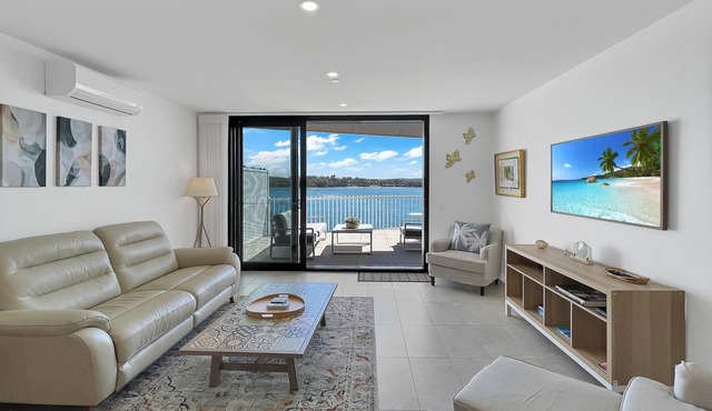 Modern 2-Bedroom Apartment with Pool Access