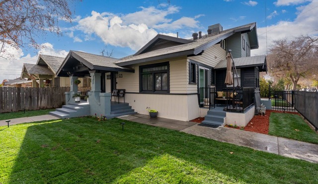 Modern 2-bedroom house in Tower district fully fenced with outside sitting area