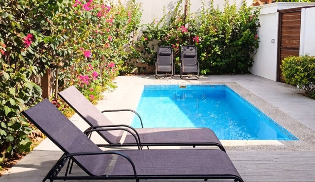 Modern 3-bed in Downtown Uvita with Pool