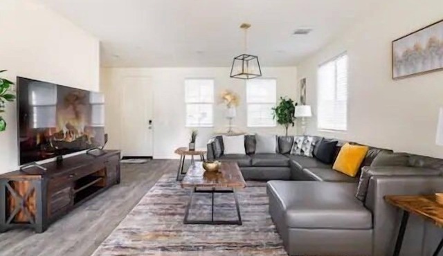 Modern 4BR Getaway Spa Perfect for Work & Family