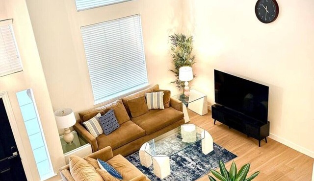 Modern 5 Bedrooms Getaway in Stockton, CA