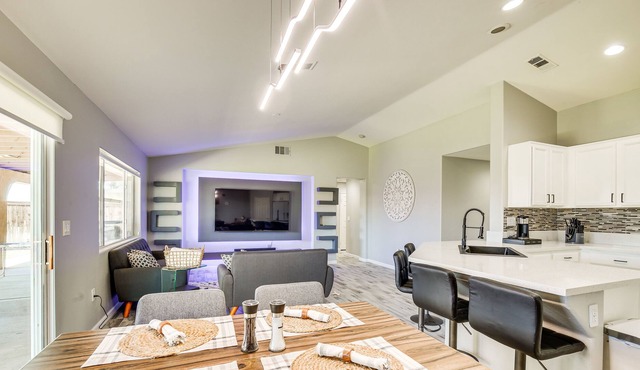 Modern Coachella Vacation Home ~ 3 Mi to Festivals