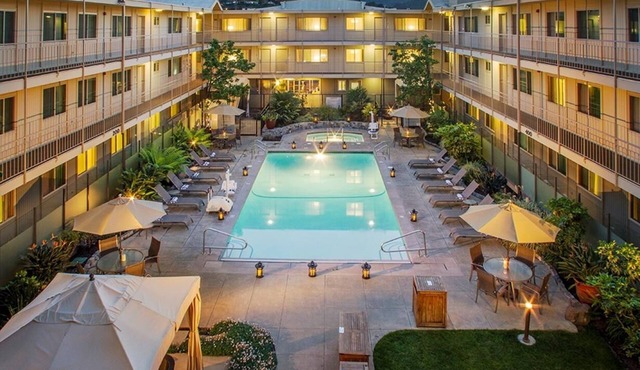 Modern Family Suite w/Kitchen | Play Area | Free Parking | Outdoor Pool