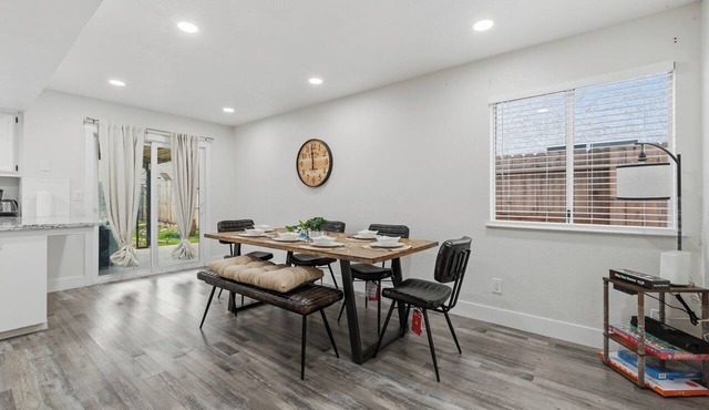 Modern Home Near Med Centers, King Bed, Fire Pit